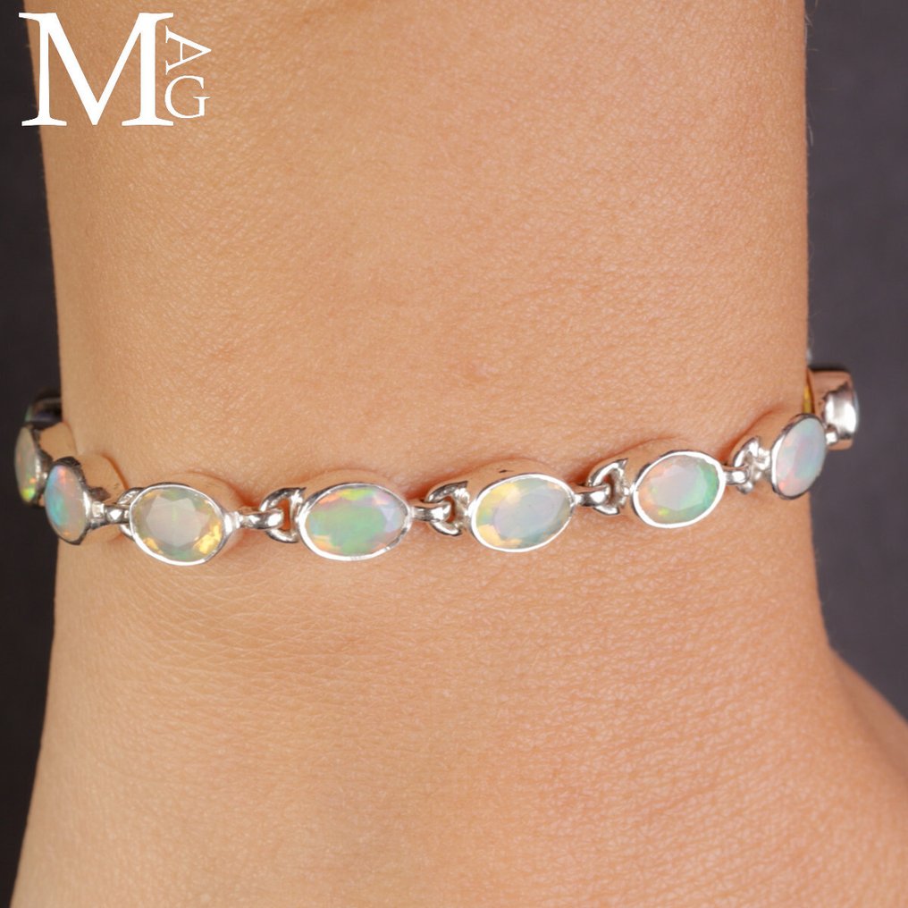 Ασημένιο βραχιόλι με Ευρωπαϊκά Οπάλα Welo από την Αιθιοπία. - Ύψος: 195 mm - Πλάτος: 6 mm- 9 g #2.1