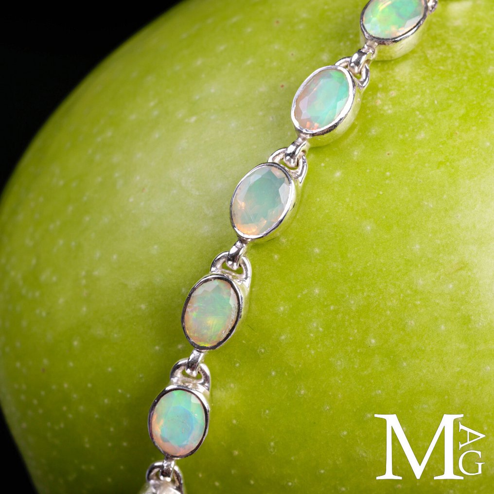 Ασημένιο βραχιόλι με Ευρωπαϊκά Οπάλα Welo από την Αιθιοπία. - Ύψος: 195 mm - Πλάτος: 6 mm- 9 g #1.0