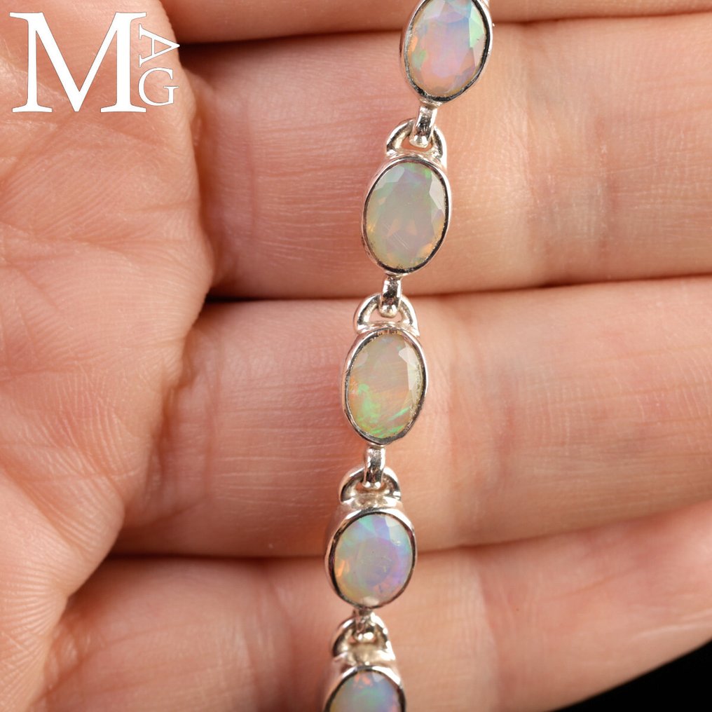 Ασημένιο βραχιόλι με Ευρωπαϊκά Οπάλα Welo από την Αιθιοπία. - Ύψος: 195 mm - Πλάτος: 6 mm- 9 g #3.2