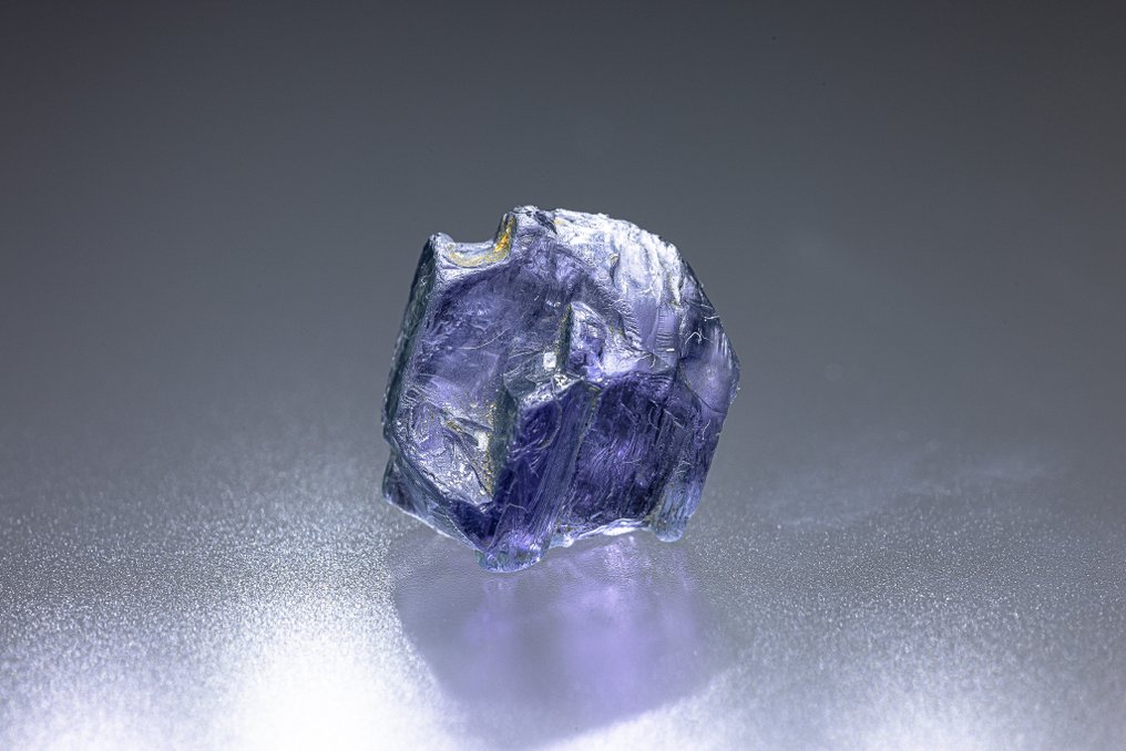 Rare natural pleochroic Tanzanite 3.40 carats – Exceptional Quality - Height: 11 mm - Width: 10.3 mm- 0.68 g - (1) #4.3