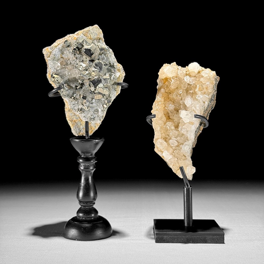 NO RESERVE PRICE - Wonderful Pair of Pyrite and Quartz Crystal Cluster on stands- 1000 g #1.0