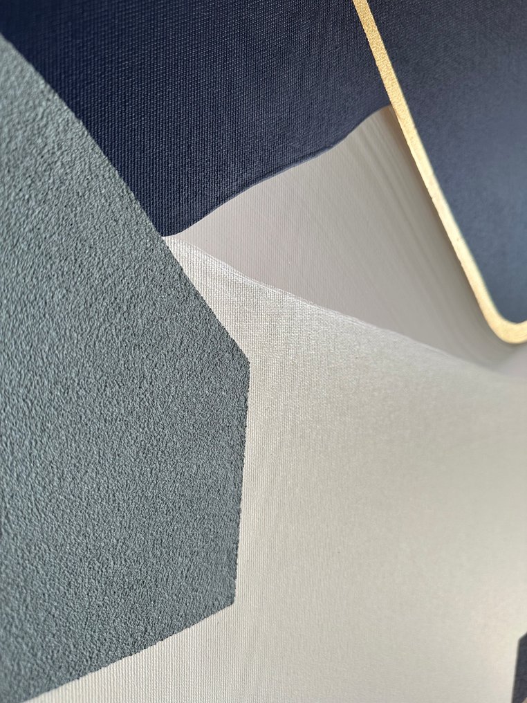 Julia Dunko - M I R A N D E S S E N C E - XL #3.2