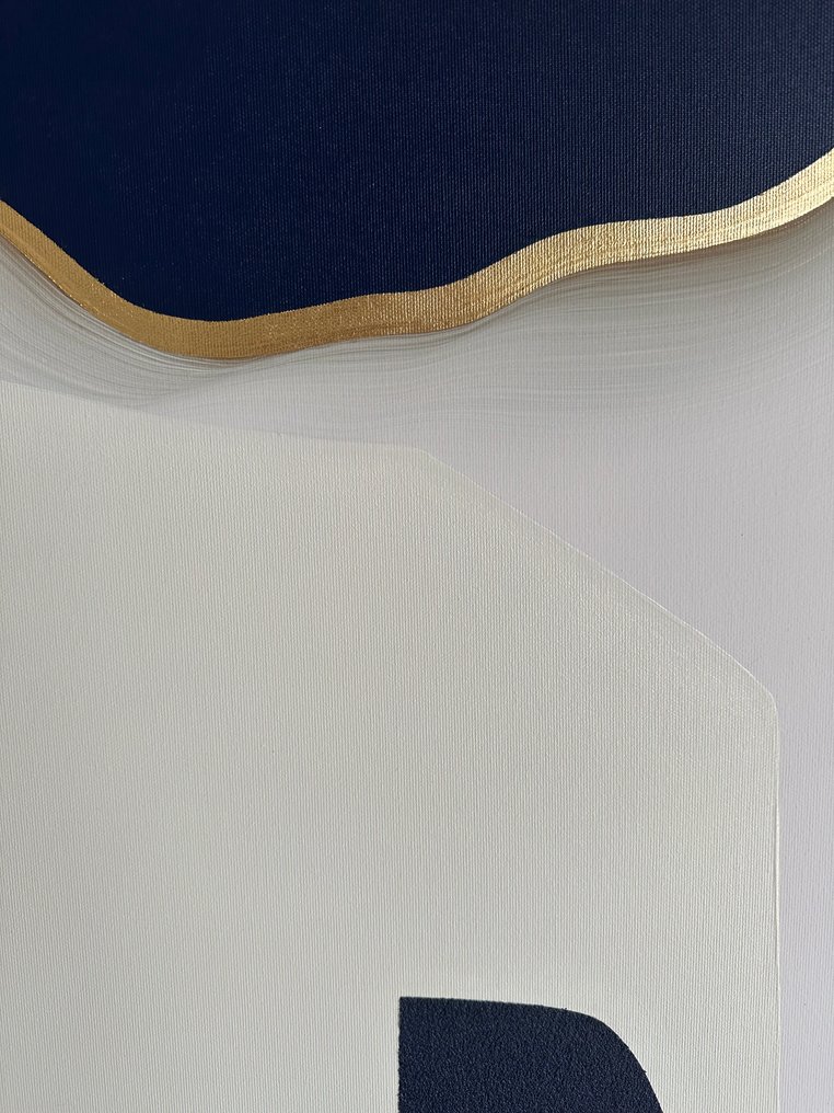 Julia Dunko - M I R A N D E S S E N C E - XL #4.3