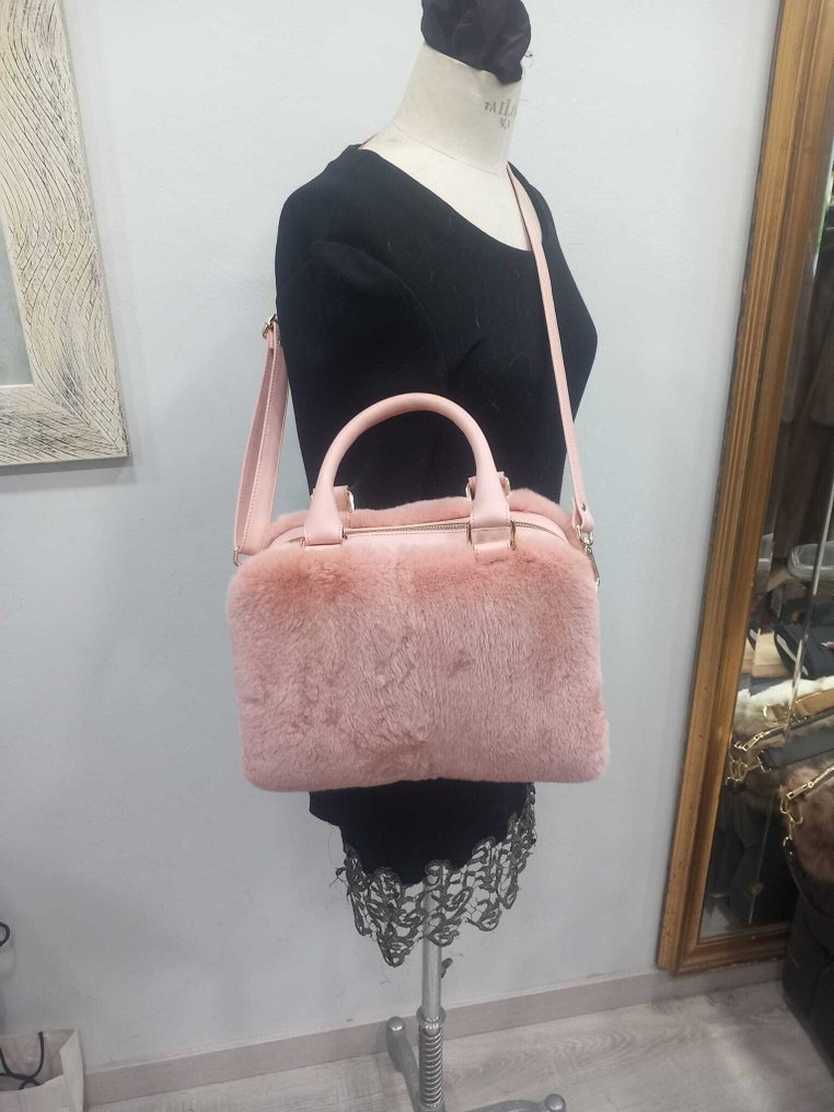 Artisan Furrier - Táska #1.0