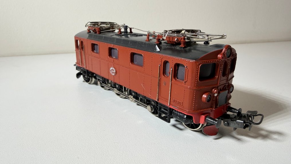 Märklin H0 - 3030 - Electric locomotive (1) - DA 884, SJ, beautiful brown electric locomotive with intact pantographs and original undamaged box. - SJ #3.2