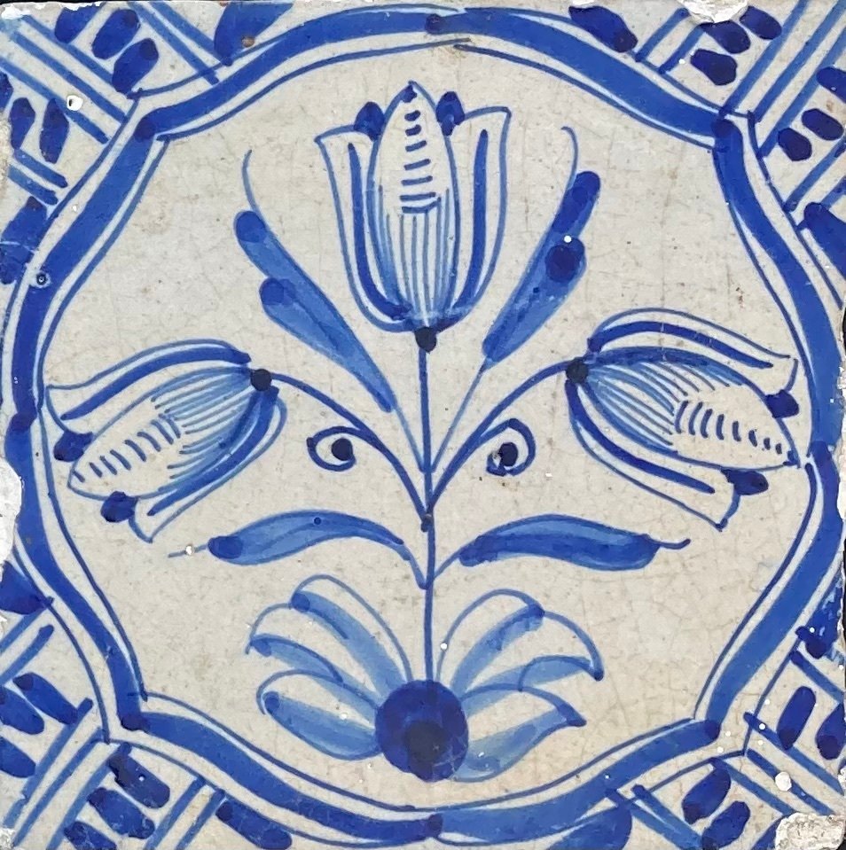  Πλακάκι - Αρχαία πλακάκια με μεγάλο ψάρι, στρατιώτης με μπαρούτη, κάστρο, παιχνίδια για παιδιά. - 1600-1650  #3.2