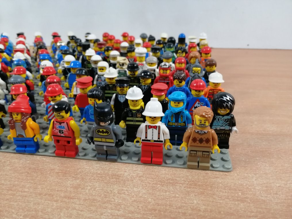 Lego - Minifigure - partij van poppetjes 144 stuks - 1990-2000 #3.2