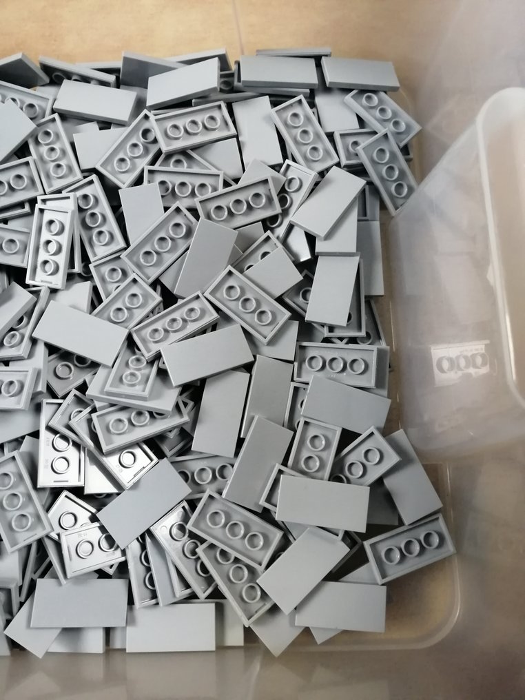 LEGO Bricks - Partij van 500 tile 2x4 light bluish gray #3.2