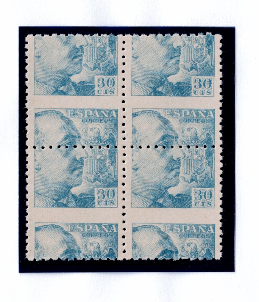 Spania 1939 - General Franco, 30 c. blokk med 4 frimerker med feil, forskjøvet perforering - Edifil 924 #1.0