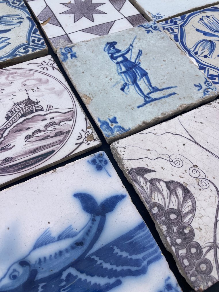  Πλακάκι - Αρχαία πλακάκια με μεγάλο ψάρι, στρατιώτης με μπαρούτη, κάστρο, παιχνίδια για παιδιά. - 1600-1650  #4.3