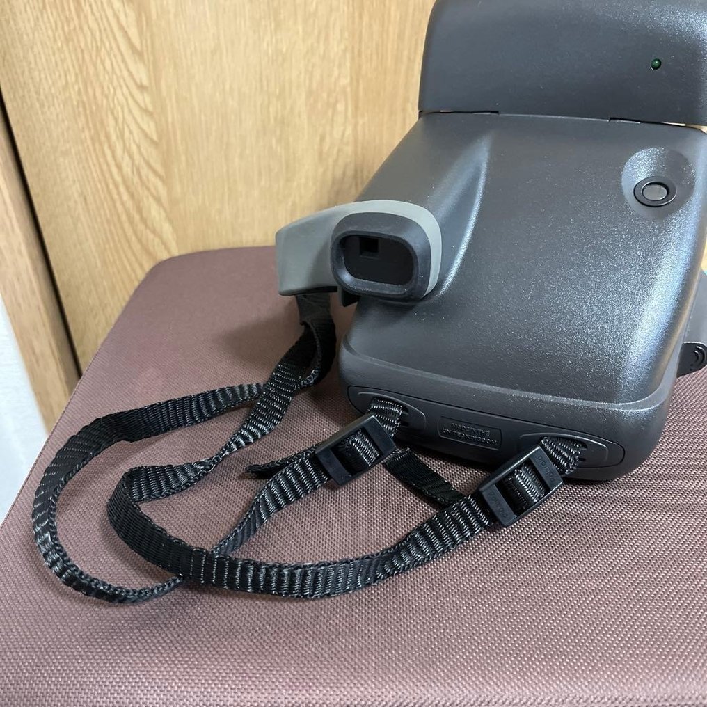 Polaroid Polaroid 637 Instant Camera — with Original Box & Instruction Manual (Untested, c.1990s) 模拟相机 #3.2