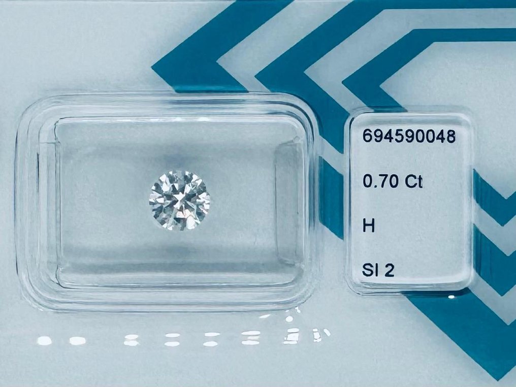 Ingen mindstepris - 1 pcs Diamant  (Natur)  - 0.70 ct - Rund - H - SI2 - International Gemological Institute (IGI) #1.0