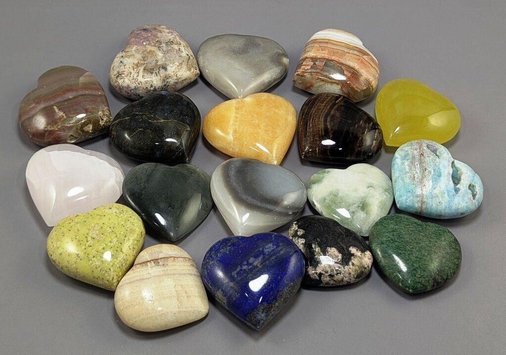 Smithsonite, Lapis Lazuli, Nephrite, Rhodonite, Amazonite, Calcite, Afghanite, Serpentine & Onyx Hjerte - Høyde: 59 mm - Bredde: 58 mm- 1743 g - (18) #3.2