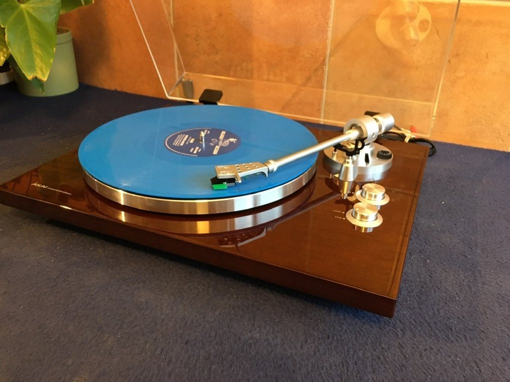 Akai - BT-500 professional Record player #1.0