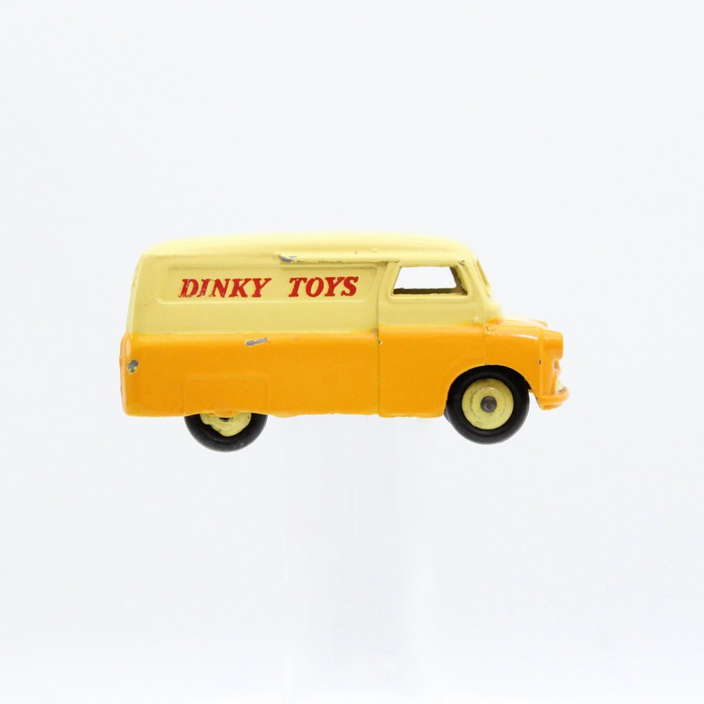Dinky Toys 1:43 - Model samochodu (4) - Bedford - Triumph - Hillman Minx -Austin Somerset #4.3