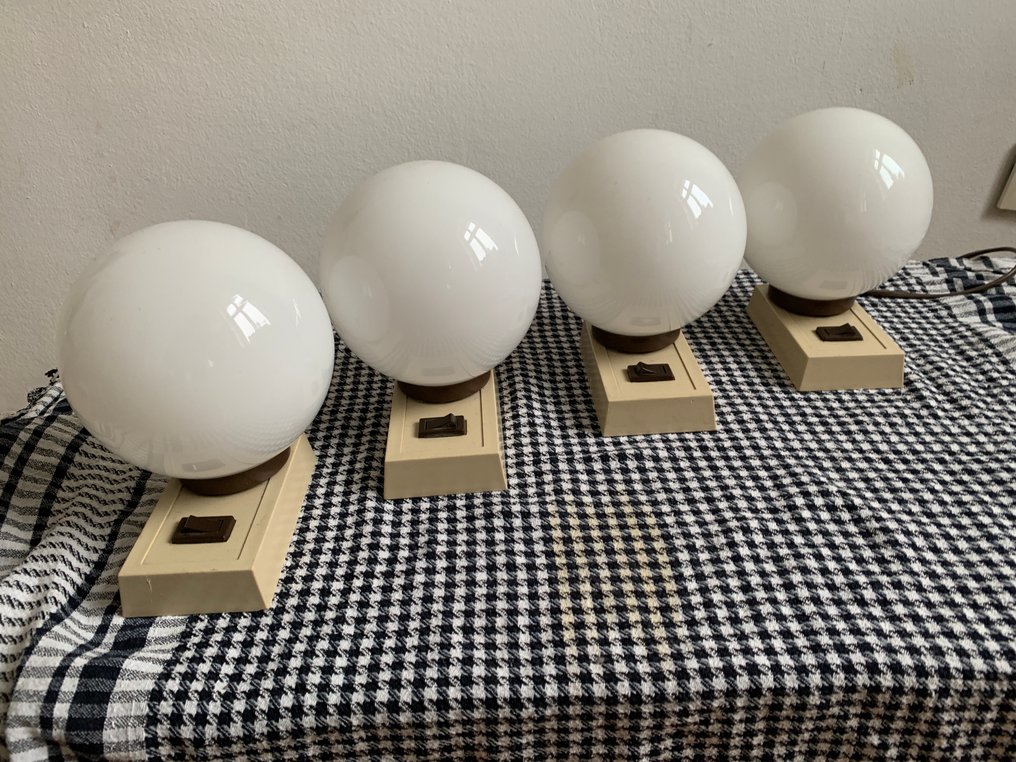 BGLIGHT - Lampe de table de chevet (4) - Opaline - l'ère spatiale #1.0