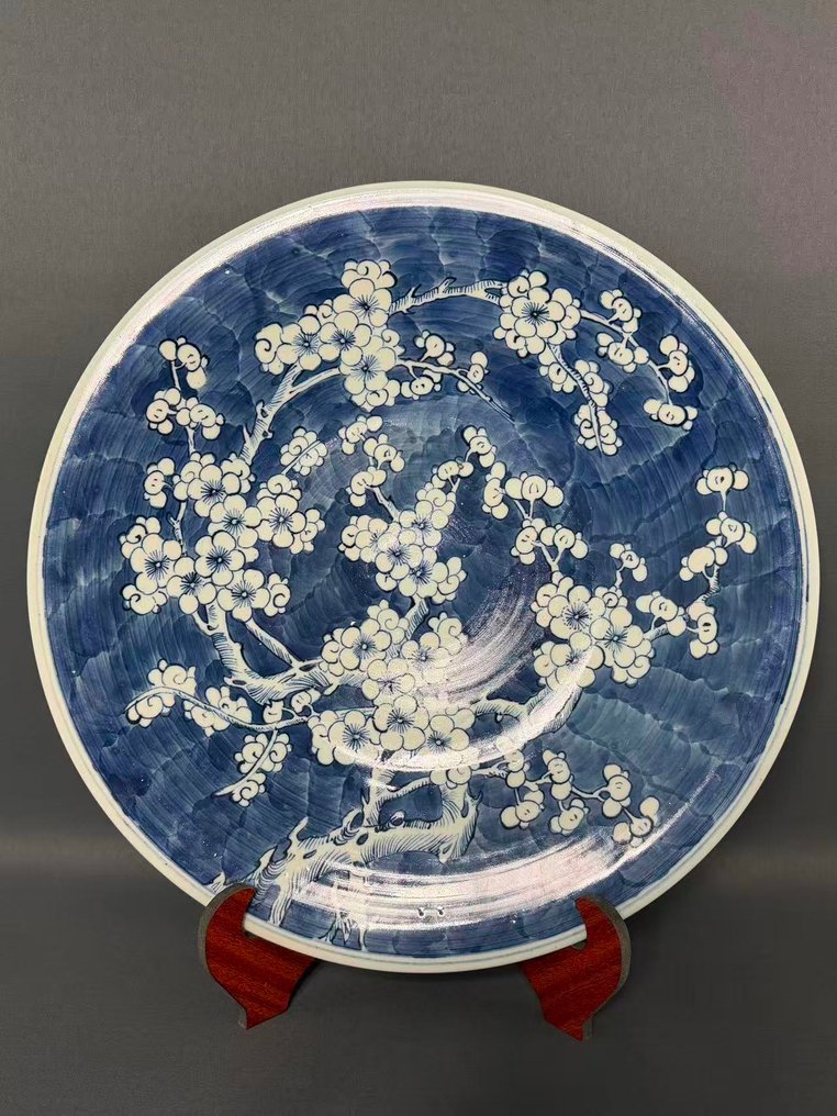 一件大型清代青花「冰梅纹」展示盘 - Qing Dynasty (1644-1911) #1.0