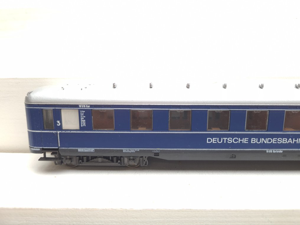 Liliput H0 - 833/83601/83808 - Model train passenger carriage (4) - 4x express train carriages with 'Schurzen' - DB #2.1