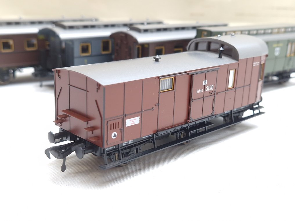 Fleischmann H0轨 - 4881 - 火车组 (1) - 5件套装 'Die alten Preussen' 客运车厢 - KPEV #3.2