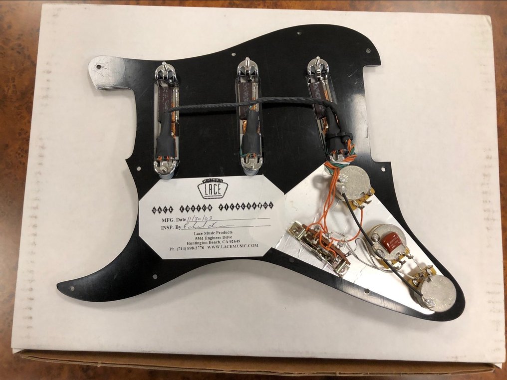 LACE - Alumitone Loaded Pickguard Sss Black Pearl/chrome -  - 電吉他 - 美國 #1.0
