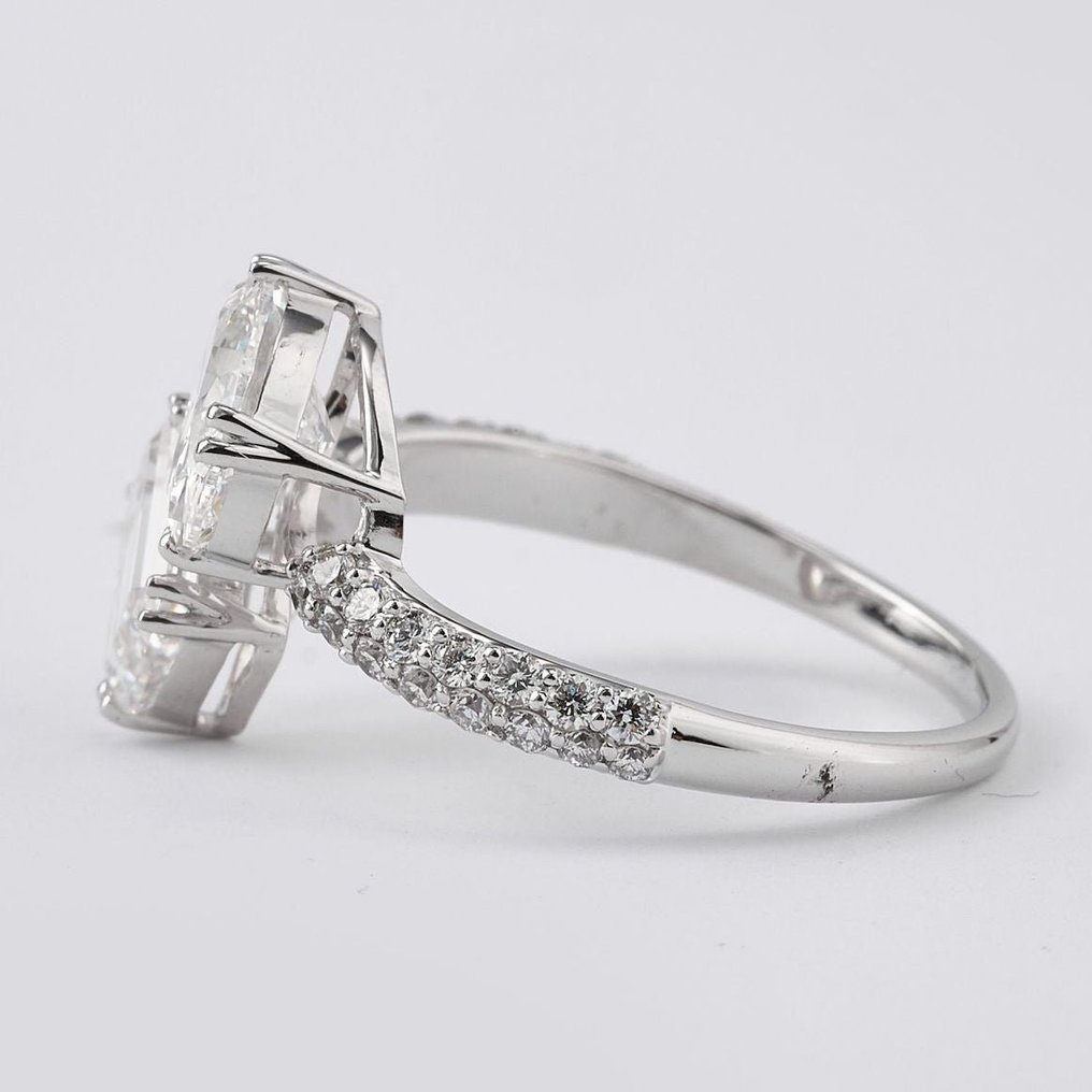 點睛戒指 - 14 克拉 白金 -  2.31ct. tw. 鉆石 (實驗室培育) - 鉆石 - 祖母绿与椭圆形戒指 #4.3