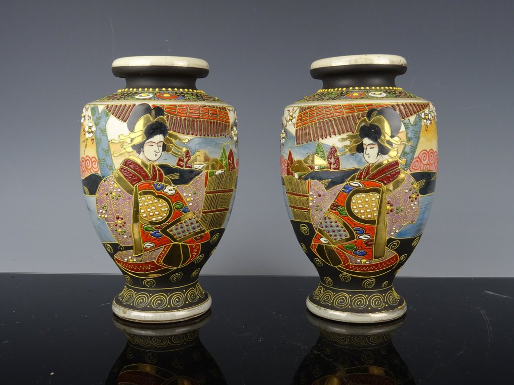 花瓶 - 瓷器 - 日本 - 明治時期（1868-1912）  (沒有保留價) #1.0