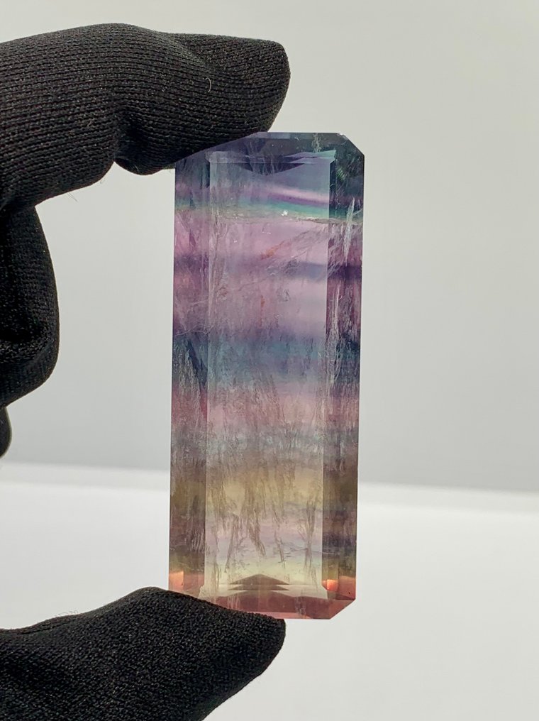沒有保留價 - 1 pcs  多色 螢石  - 264.31 ct - 國際有色寶石協會 (ICA GemLab) #1.0