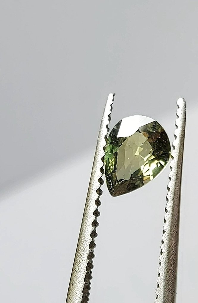 Saffier - 1.04 ct - Antwerp Laboratory for Gemstone Testing (ALGT) #1.0
