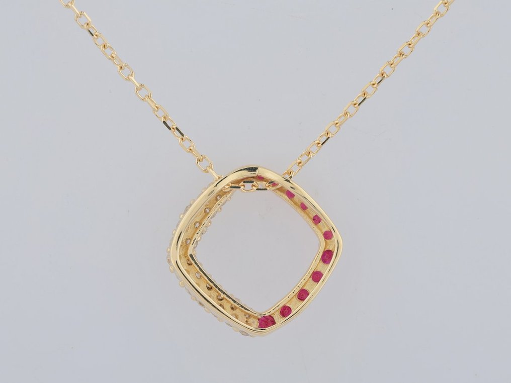 No reserve price - Necklace with pendant - 14 kt. Yellow gold - 0.22ct. tw. Ruby - Diamond #4.3