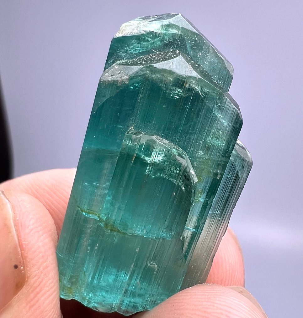 41 克拉。非凡的全端面阶梯状蓝绿色 Indicolite 电气石晶体 水晶 - 高度: 28 mm - 闊度: 17 mm- 8 g - (1) #2.1