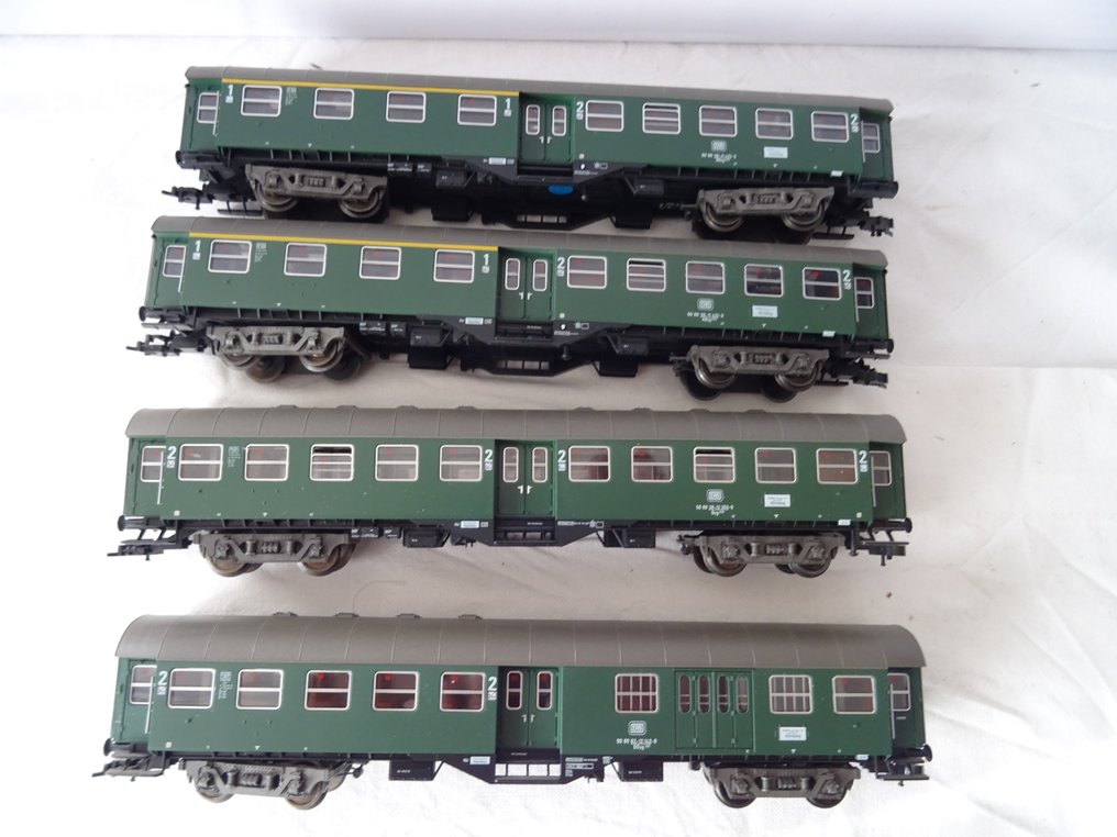 Fleischmann H0轨 - 电力机车 (4) - 4 辆德国联邦铁路改造车厢，4轴 - DB #3.2