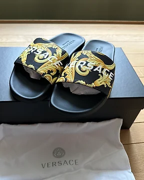 Christian Dior muiltjes. Koop unieke objecten. Nu op een veiling te koop Catawiki