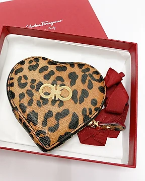Ferragamo wallet sale clearance