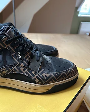 Scarpe fendi nere sales