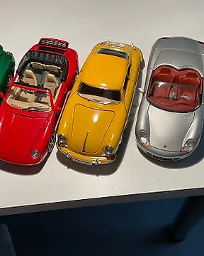 Voiture miniature a top vendre