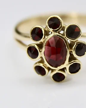 Bague Ancienne en Or Jaune Achetez des objets uniques. Maintenant aux encheres a vendre Catawiki