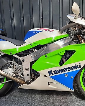 R boy 2024 ZX6r Stunt Build - YouTube