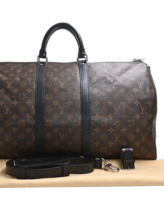 Sold at Auction: Louis Vuitton, Louis Vuitton Suitcase