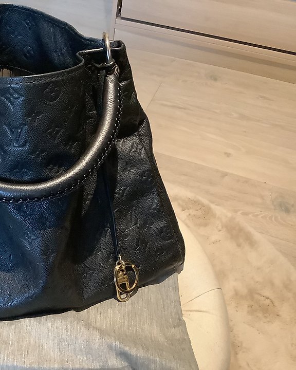 Louis Vuitton - Beaubourg Crossbody bag - Catawiki