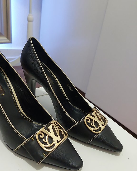 Louis Vuitton Gold Leather Madeleine Logo Block Heel Pumps Size 37