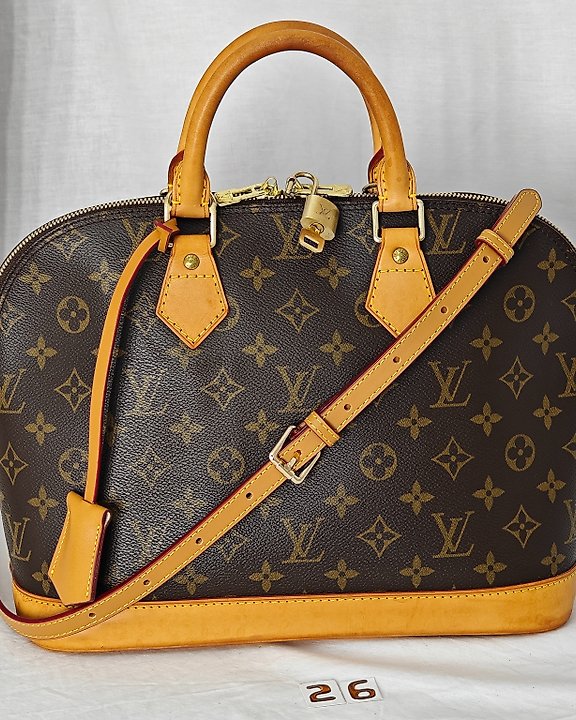 Sold at Auction: Louis Vuitton, Louis Vuitton L Affriolant shoulder bag
