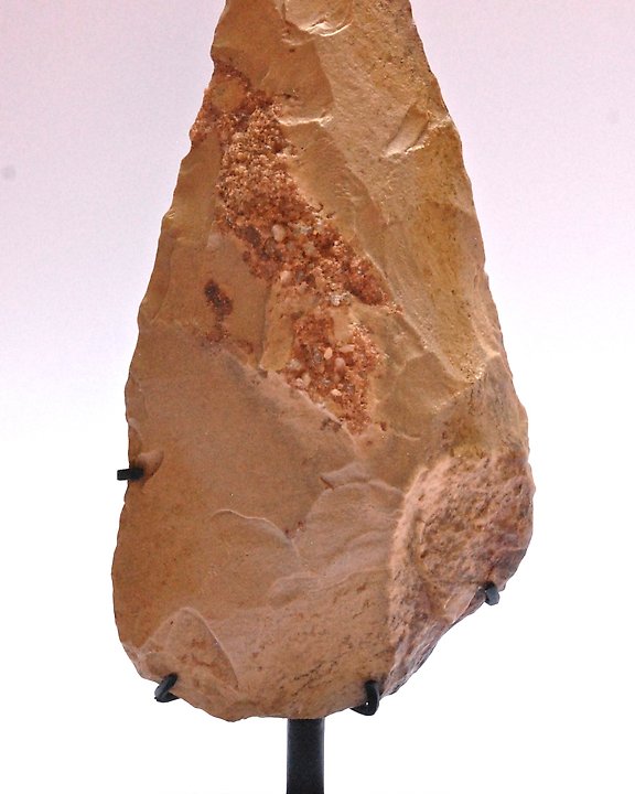 Early Palaeolithic quartzite chopping tool/protobiface - 118 mm - Catawiki