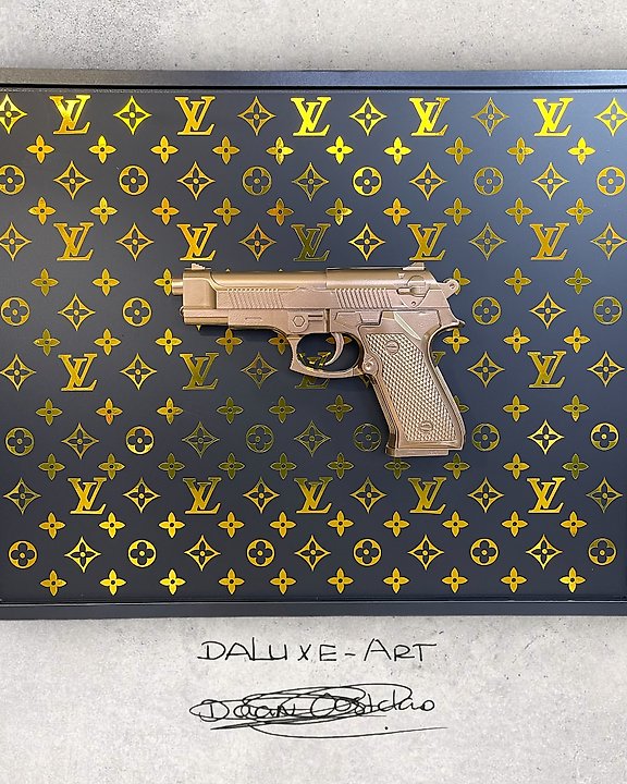 DALUXE ART - Louis Vuitton gun XXXL (life size) - Catawiki