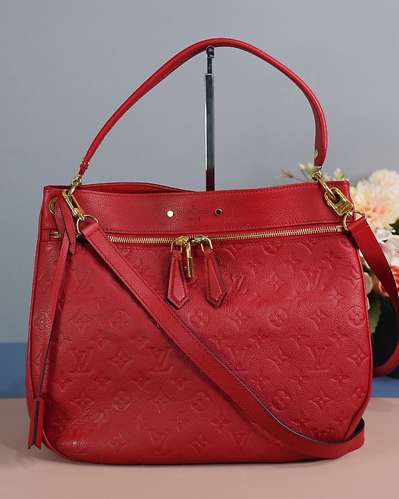 Louis Vuitton - Brea Epi Handbag - Catawiki