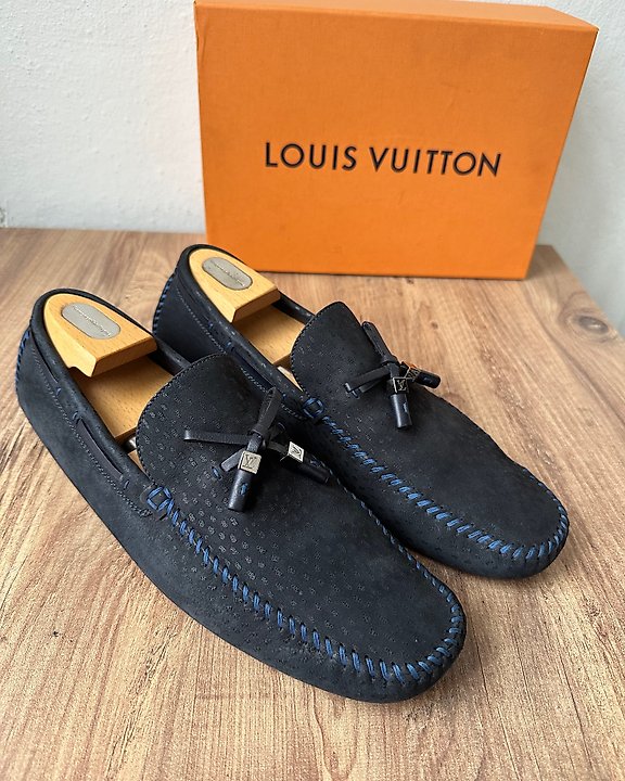Louis Vuitton Black Lace-up shoes for Sale in Online Auctions