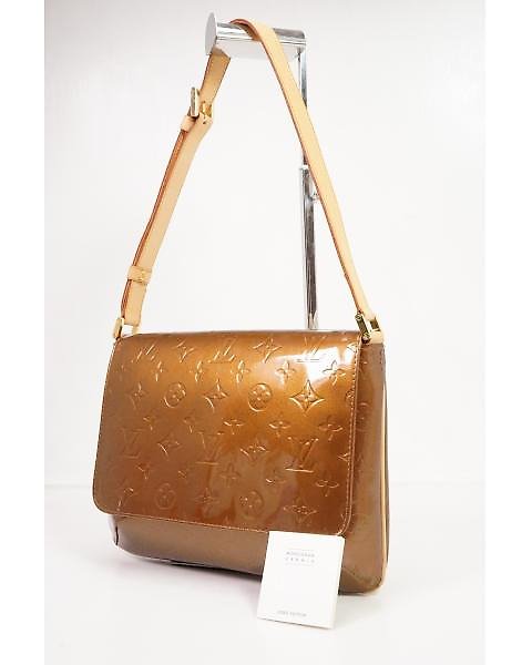 Sold at Auction: Louis Vuitton, Louis Vuitton Vernis Thompson Street Shoulder  Bag