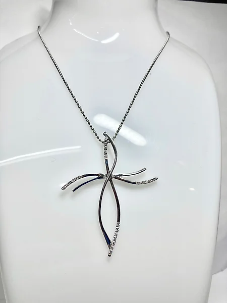 18 kt. White gold Necklace with pendant for Sale in Online Auctions