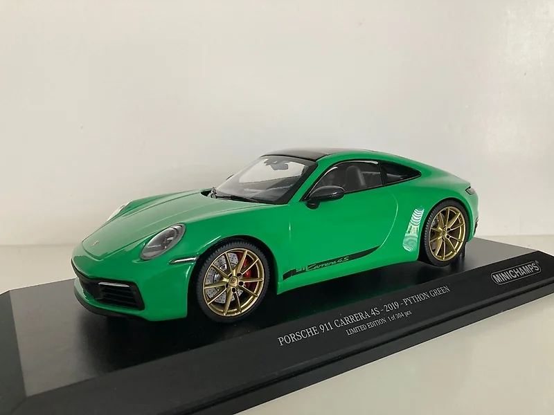 MiniChamps 1:8 scale model cars for Sale in Online Auctions