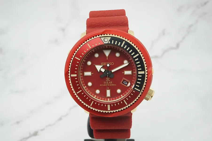 Seiko best sale plastic watches