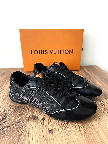 100% AUTHENTIC LOUIS VUITTON BLACK LEATHER & DENIM MENS SNEAKERS.  Marked Size 8